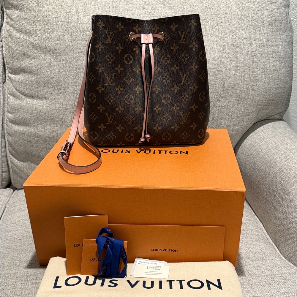 Louis Vuitton NeoNoe MM- Rose Poudre Pink